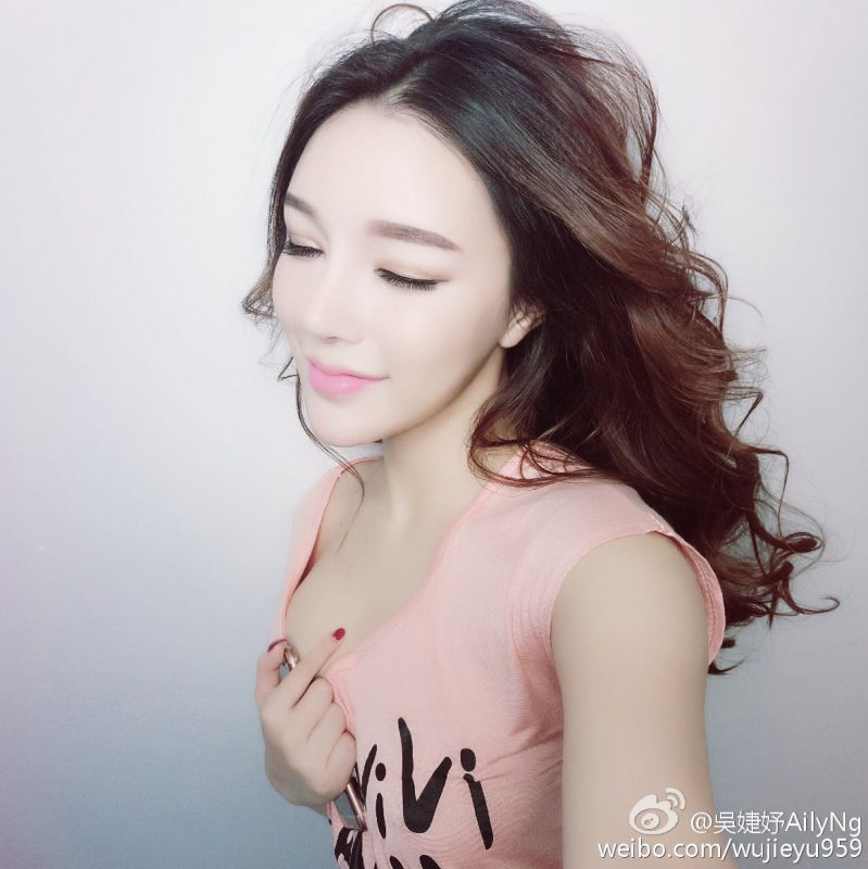 香港模特吴婕妤AilyNg比基尼私拍写真