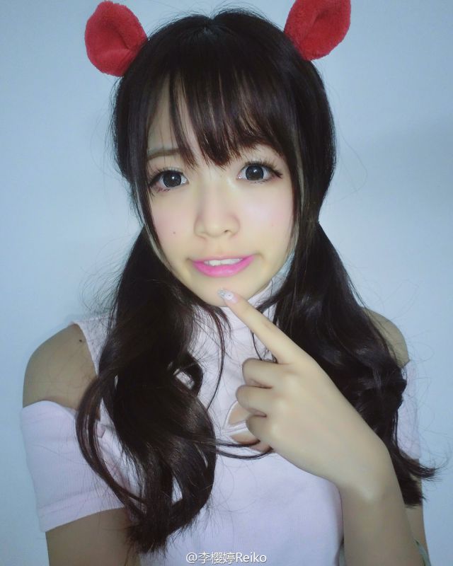 90后平面模特李樱婷Reiko微博自拍写真