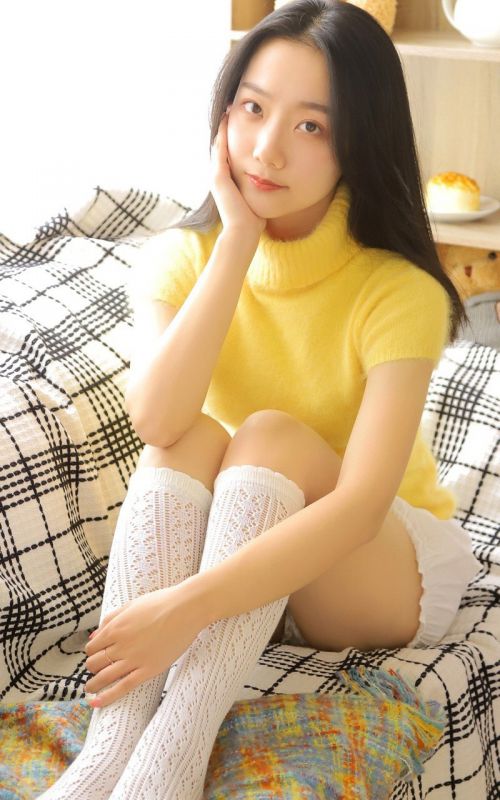 90后小嫩女白丝美腿直喷白浆性感美女诱惑写真