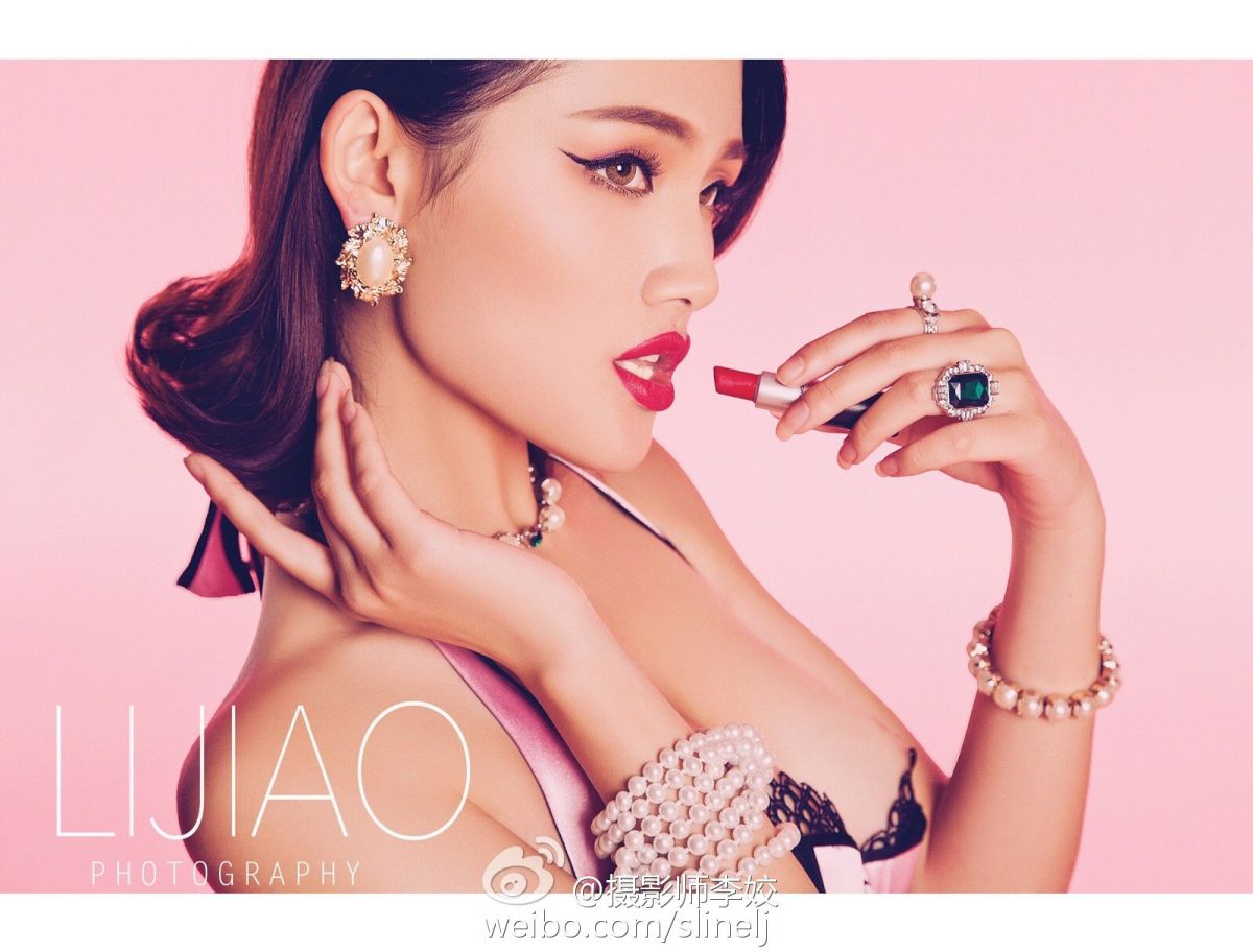 中俄混血美女郑伊Summer性感内衣摄影图片