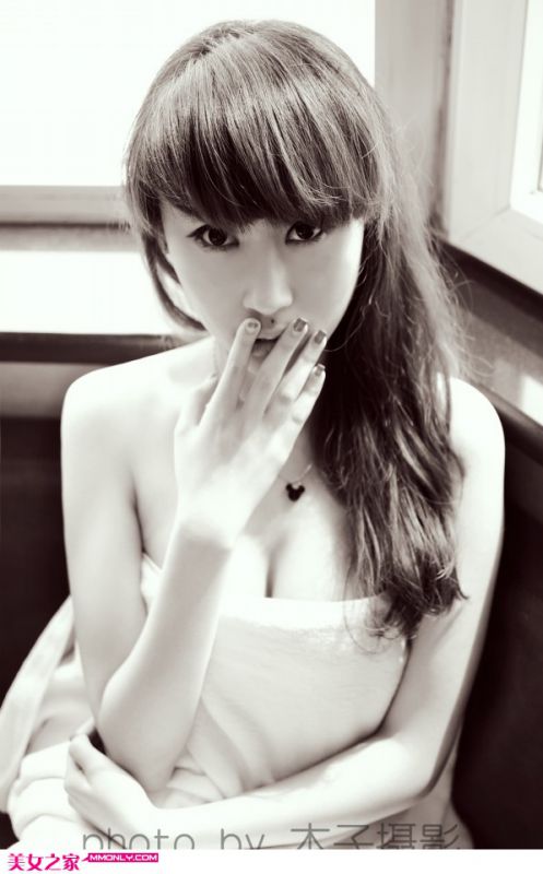 妩媚美女私房诱人写真