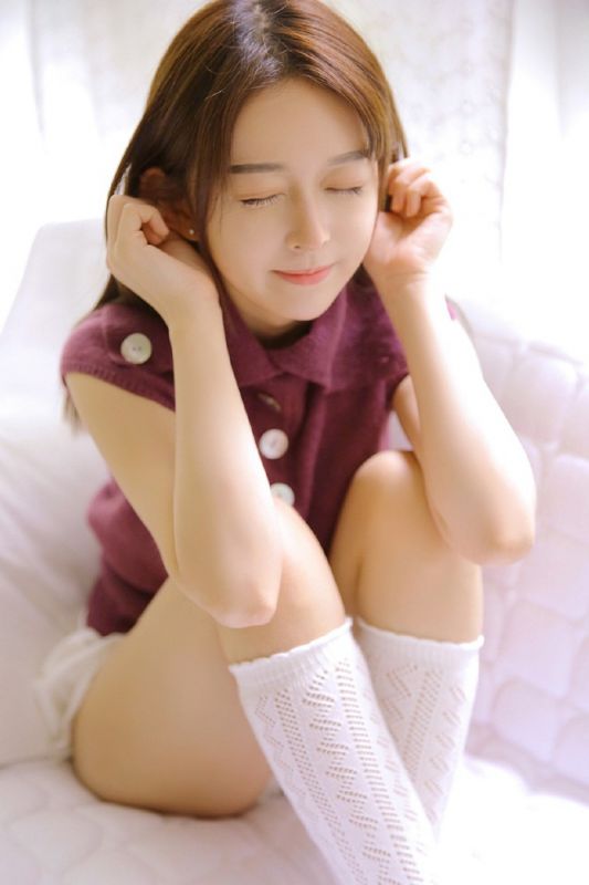 性感少女私房丝袜诱惑高抬腿姿势写真