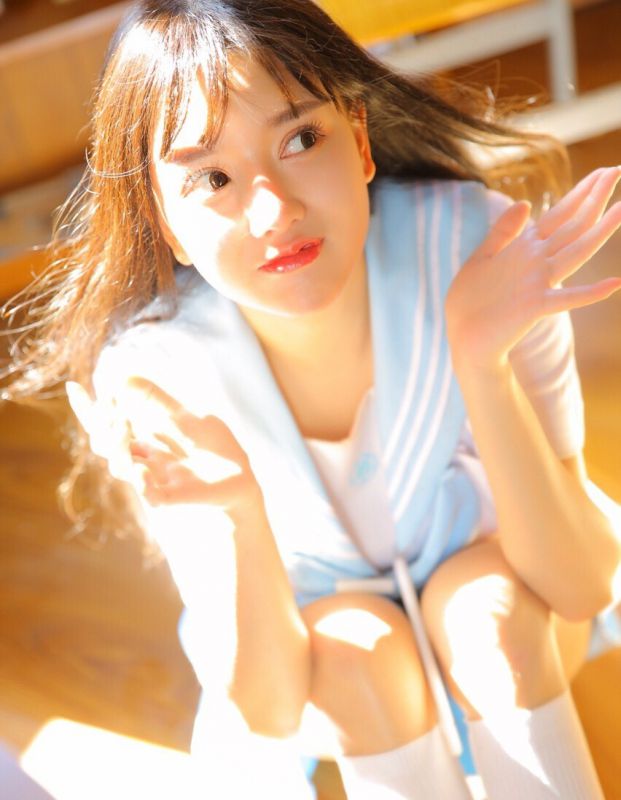 校园二次元美女萝莉班花校花白丝水手服诱惑图片