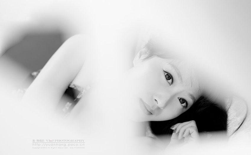 90后萌妹子闺房高清写真