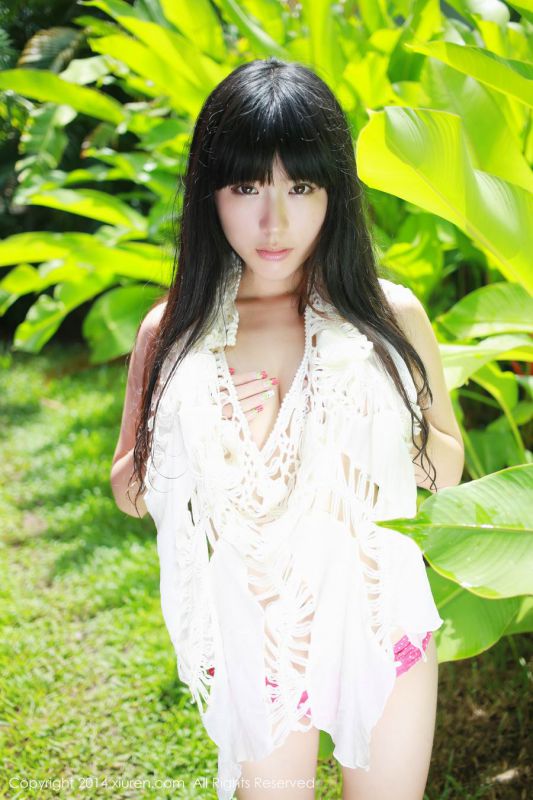 清纯美女Verna美乳诱惑写真