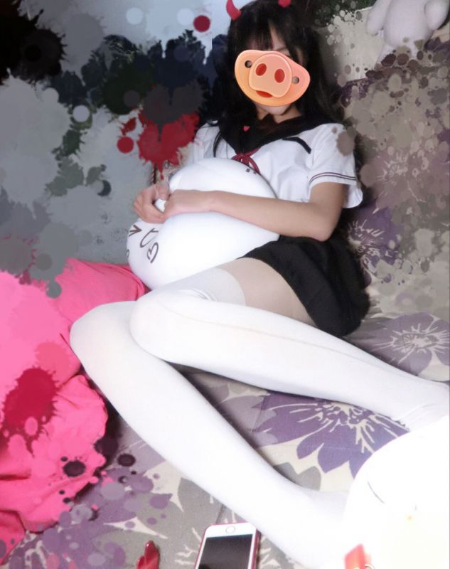17岁高中生女主播优雅清纯写真