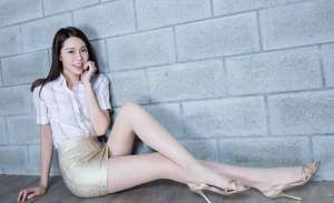 亚洲腿模美女细腰包臀裙丝袜修长美腿妖娆妩媚写真