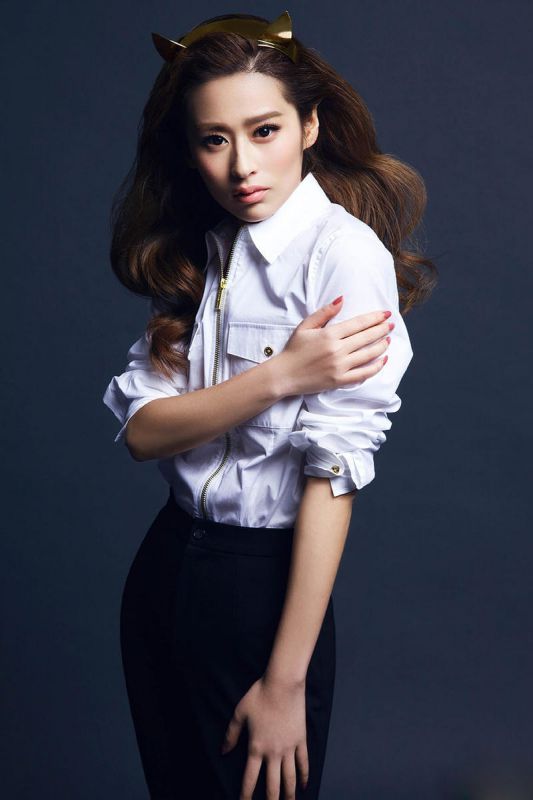 颖儿高清制服写真 猫耳妆扮俏皮可人