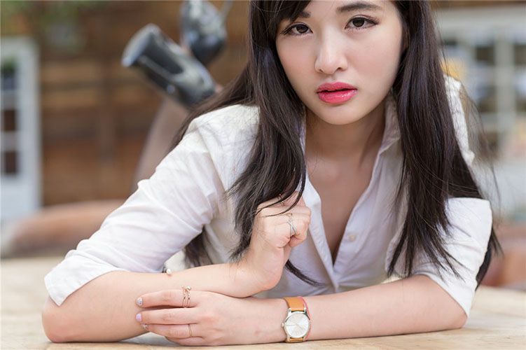 性感办公室女秘书黑丝美腿写真