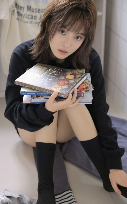 氧气美女模特黑丝长腿极品尤物养眼白嫩图片