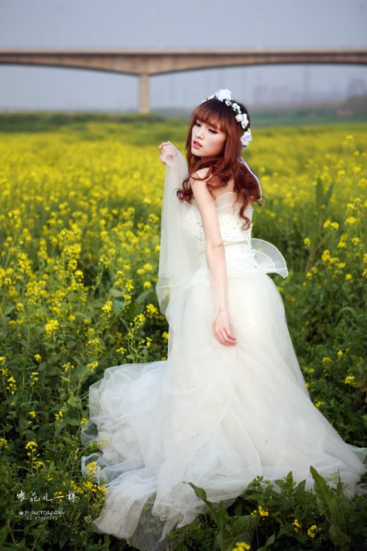 清纯美女白纱抹胸唯美写真
