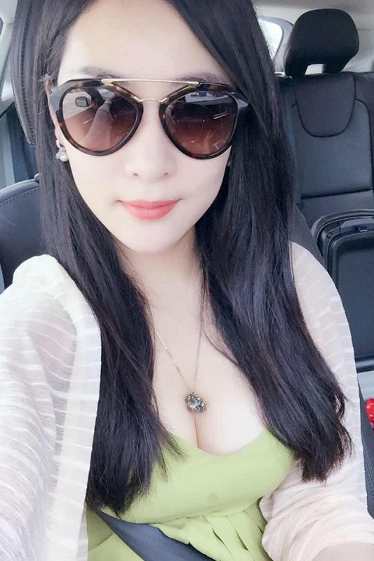 漂亮美眉七月巧儿性感私房照写真