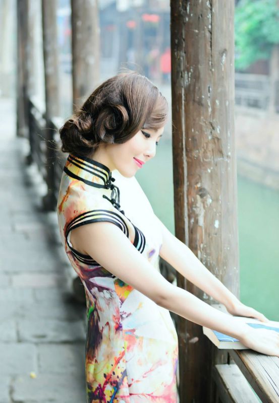 旗袍制服美女清新户外高清写真照