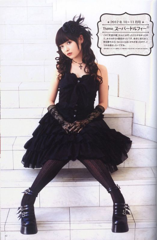 政委上坂堇lolita服装惊艳全场
