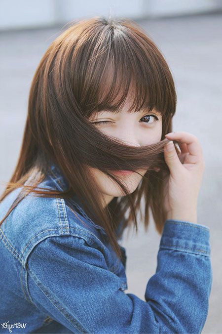 清纯妹子牛仔外套迷人微笑写真
