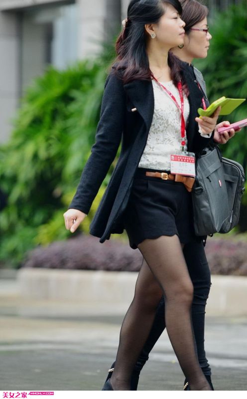 街拍丝袜美女高清写真