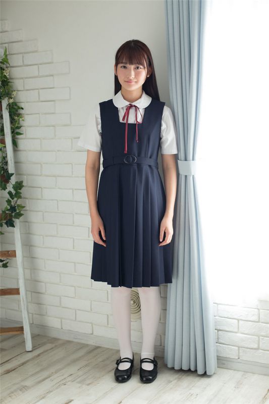 日本学生妹近藤あさみ室内白丝袜美臀人体艺术写真图片第1张