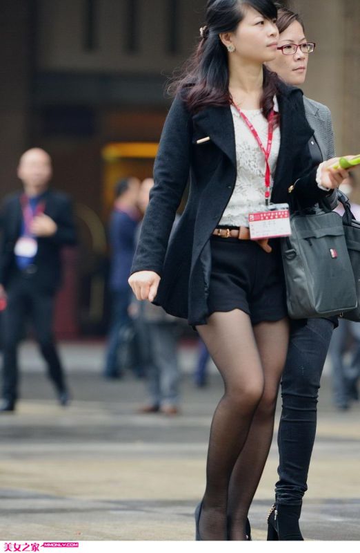 街拍丝袜美女高清写真