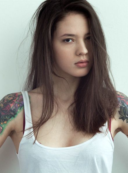 貌美的俄罗斯美女高清写真展迷人笑容