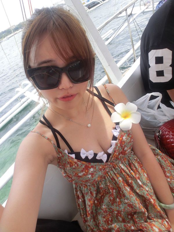 90后平面模特李樱婷Reiko微博自拍写真