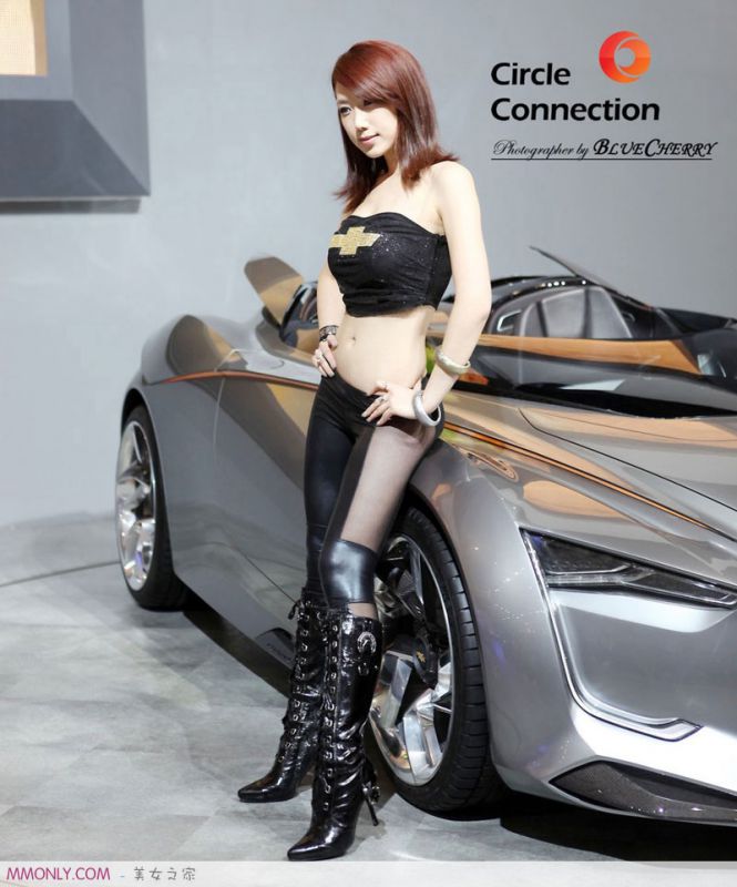 韩国美眉性感车展高清写真