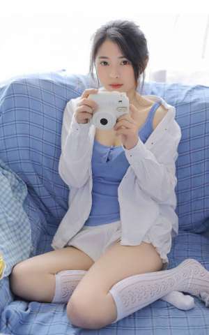 白皙氧气美女极品尤物白丝长腿惹火私房艳照图片