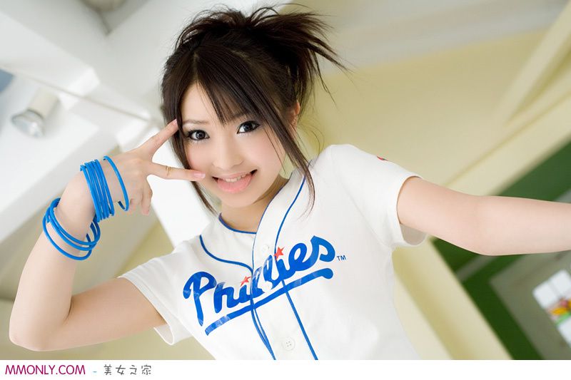 性感小萝莉白色内衣私房写真