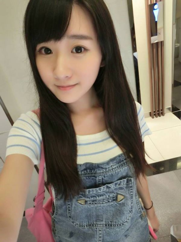 台湾正妹高材生李思娴爆红 好学生也会打LOL