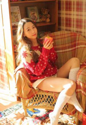 成熟御姐美女圣诞节露丝袜美腿诱惑性感写真图片