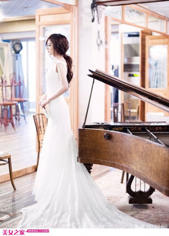 韩国美女张娜拉个性婚纱写真