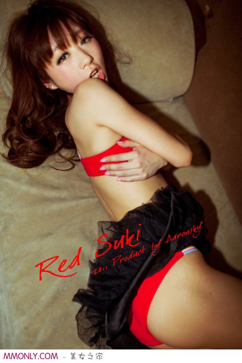 日本美女性感诱人高清写真