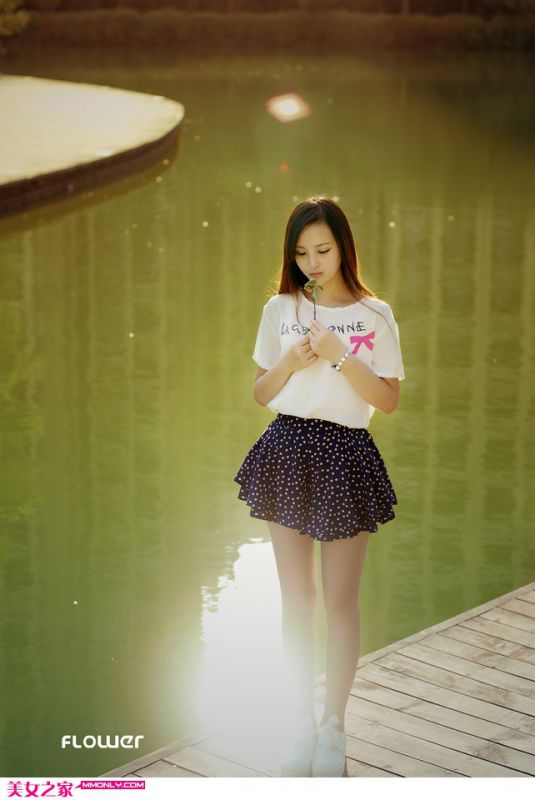 可爱清纯小美女高清写真