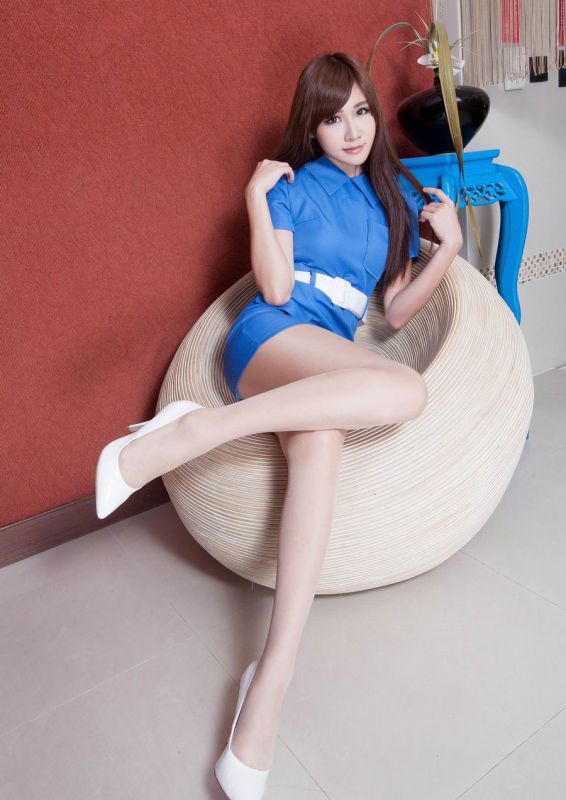 美腿宝贝Chu蓝色制服写真照