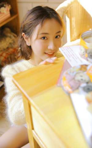 甜美清纯萝莉白丝美腿妖娆抚媚娆性感写真图片