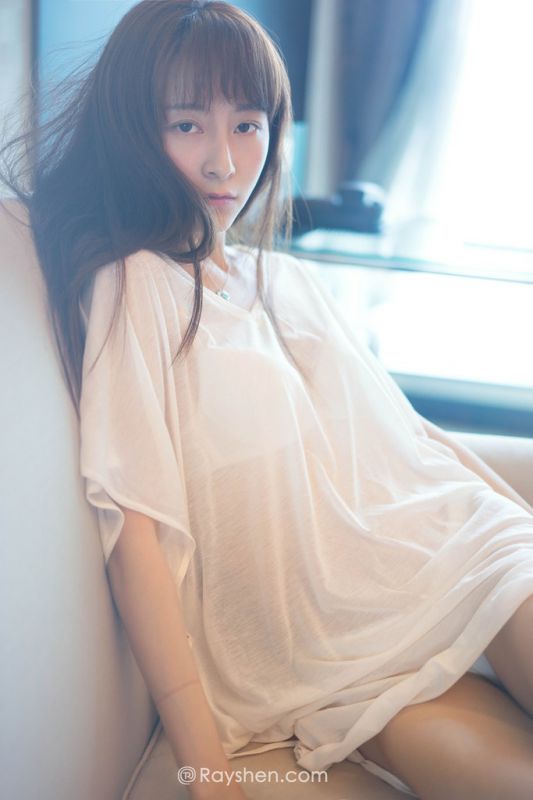邻家清纯萌妹子闺房高清写真