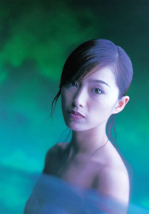 日本美女明星酒井法子昔日清纯写真照