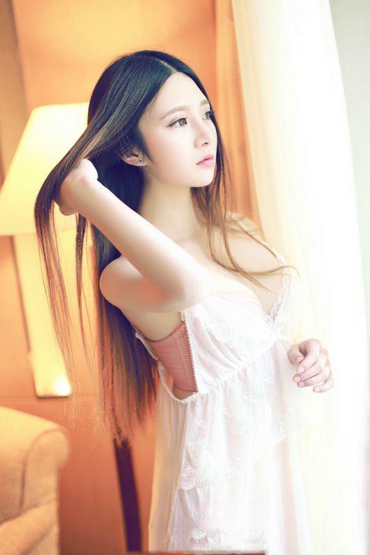 私房美女透明睡衣性感爆乳写真
