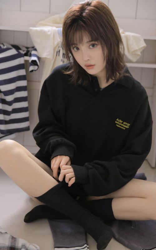 氧气美女模特黑丝长腿极品尤物养眼白嫩图片