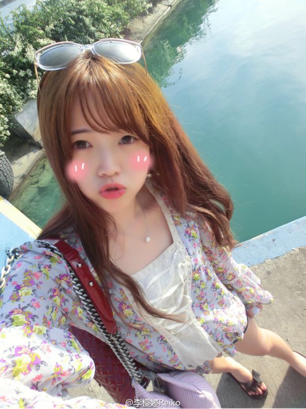 90后平面模特李樱婷Reiko微博自拍写真