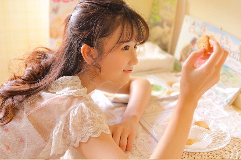 括静邻家少女甜美淑雅乙女丝袜美腿写真
