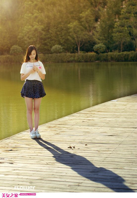 可爱清纯小美女高清写真