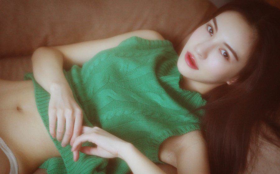 气质美女性感迷人美臀写真