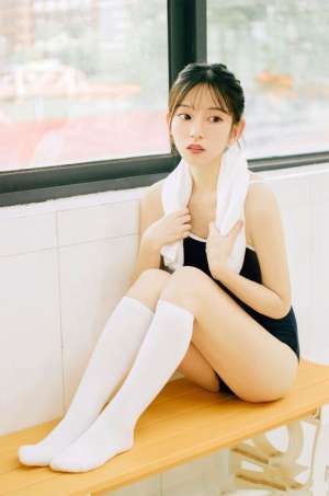 日本校园死库水美女丰乳翘臀白丝美腿性感湿身诱惑写真