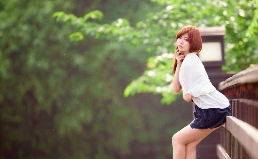 清新萌妹子田园唯美翘臀写真