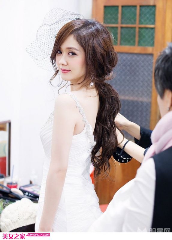 韩国美女张娜拉个性婚纱写真