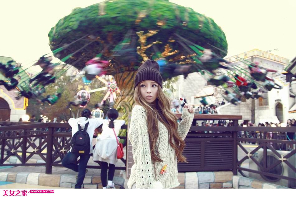 90后可爱美女游乐场高清写真