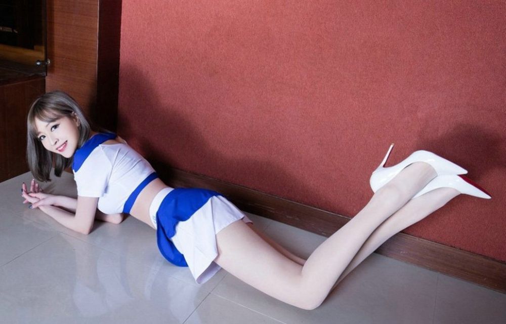 白丝袜美腿美女水手制服白嫩性感诱惑私房照