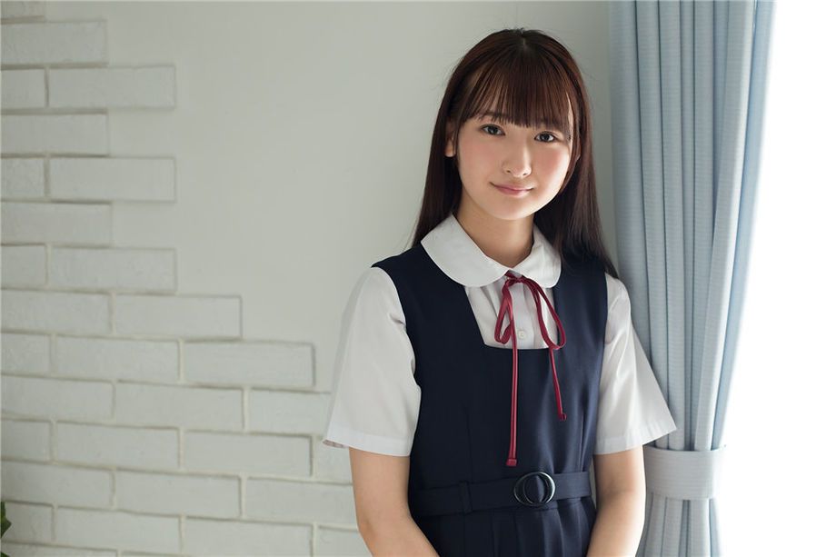 日本学生妹近藤あさみ室内白丝袜美臀人体艺术写真图片第3张