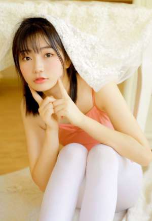 性感萝莉私房吊带连体丝袜美女写真