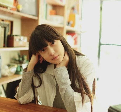 90后萌妹子唯美清新写真